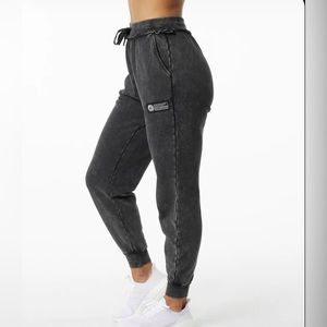 ALPHALETE VERY TERRY JOGGERS - ONYX COLOR NWT- Size LARGE